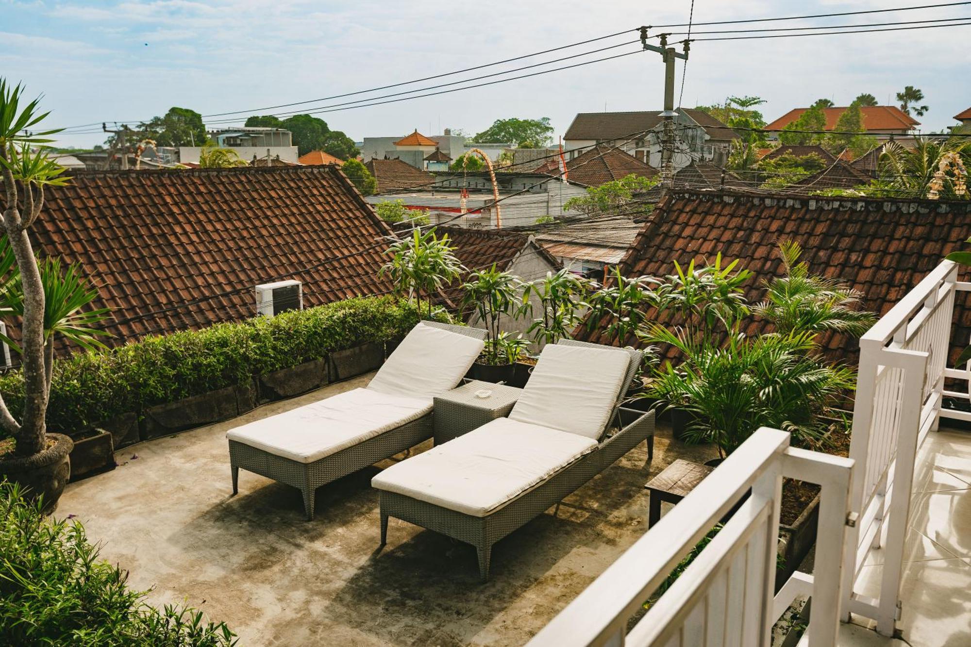 Happy Devi Guesthouse Canggu  Bagian luar foto