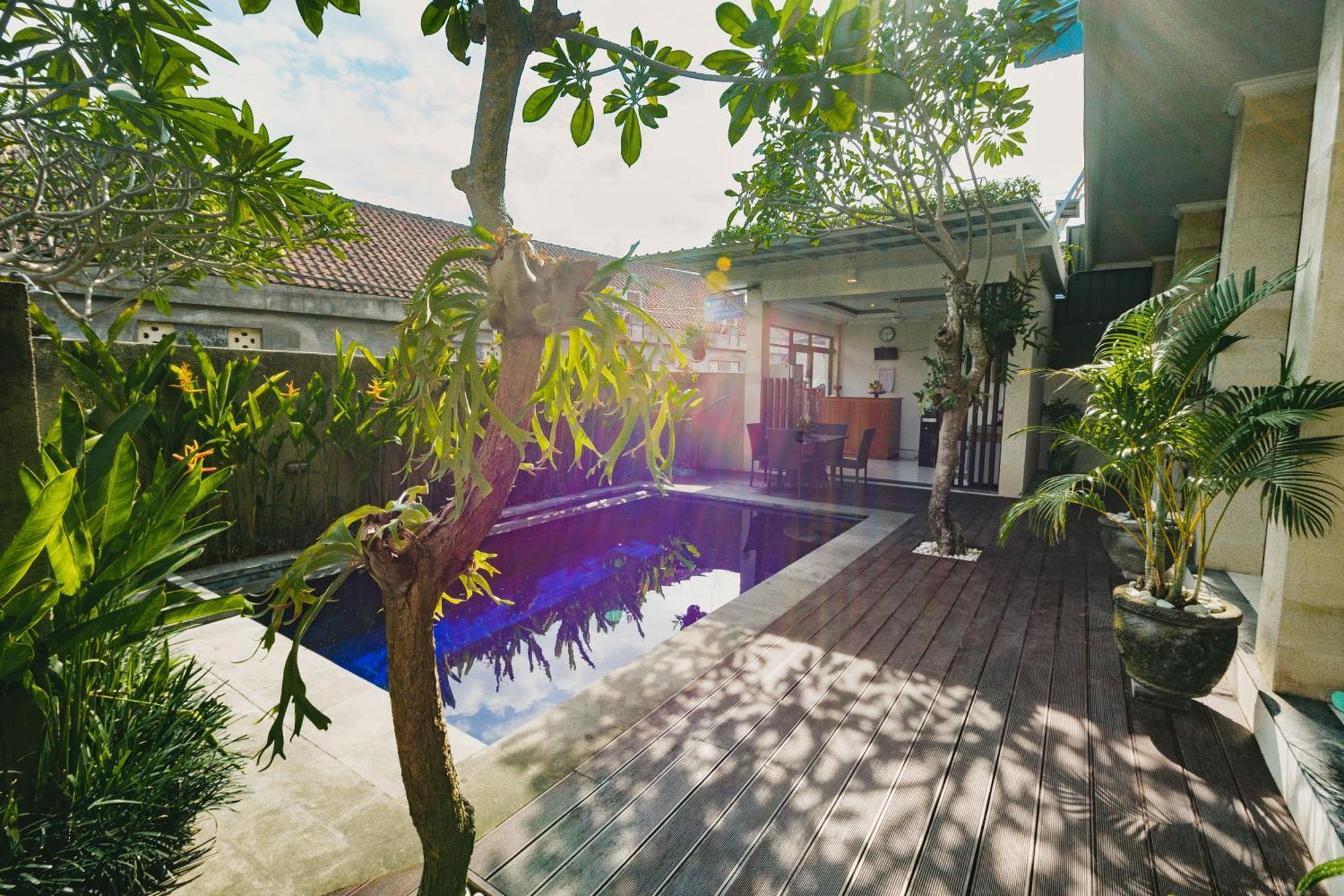 Happy Devi Guesthouse Canggu  Bagian luar foto
