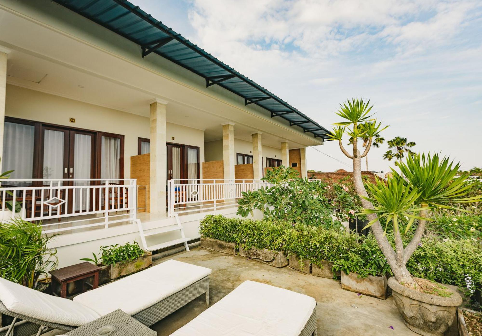 Happy Devi Guesthouse Canggu  Bagian luar foto